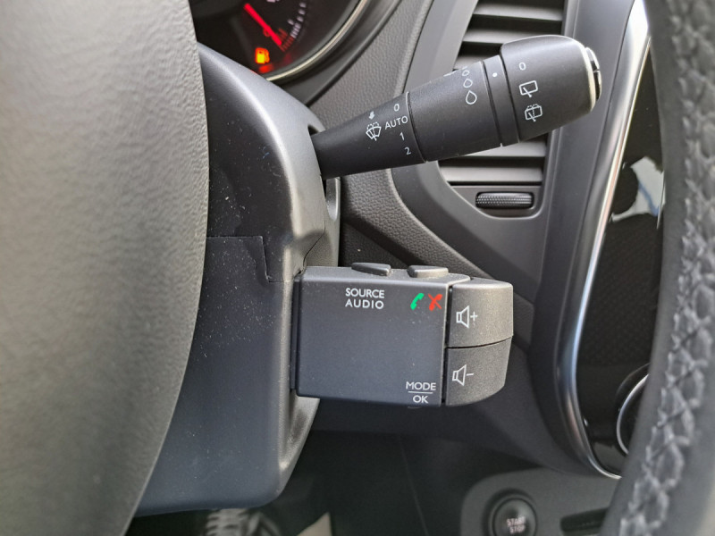 Photo 24 de l'offre de RENAULT Captur Intens TCe 90 à 12790€ chez Carlyss automobiles Vitré
