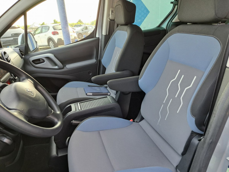 Photo 6 de l'offre de Peugeot Partner Tepee (2) 1.6 BlueHDi 100 S&S EGT6 Active à 15490€ chez Carlyss automobiles Vitré