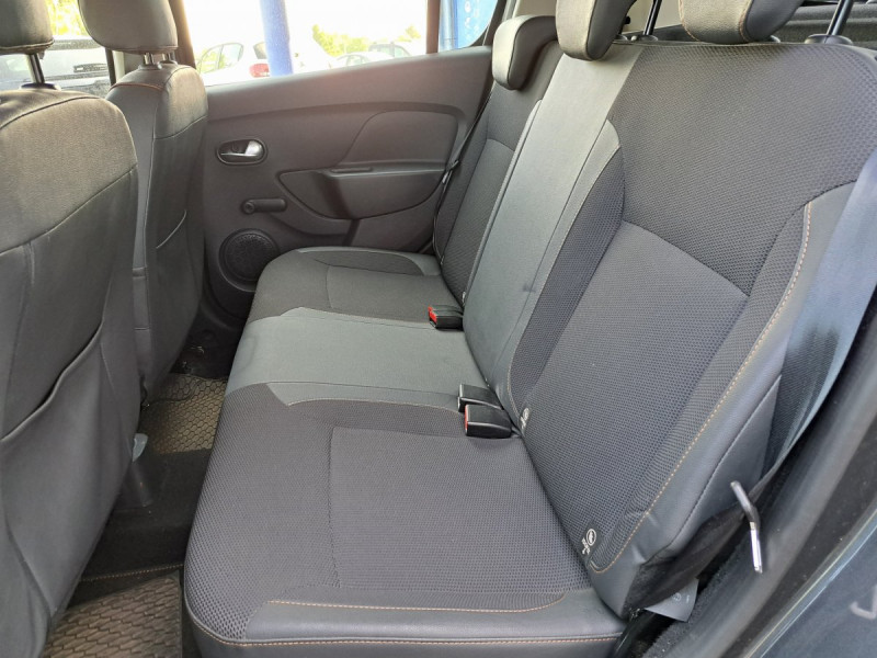 Photo 9 de l'offre de Dacia Sandero (2) Stepway Navy TCe 90 à 10990€ chez Carlyss automobiles Vitré