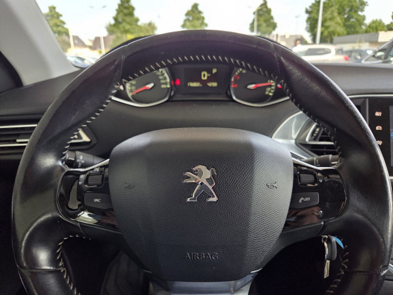 Photo 8 de l'offre de PEUGEOT 308 (2) 2.0 BlueHDi 150 S&S EAT6 Allure à 10990€ chez Carlyss automobiles Vitré