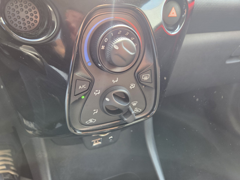 Photo 10 de l'offre de Citroën C1 (2) VTi 72 S&S BVM Feel à 9490€ chez Carlyss automobiles Vitré