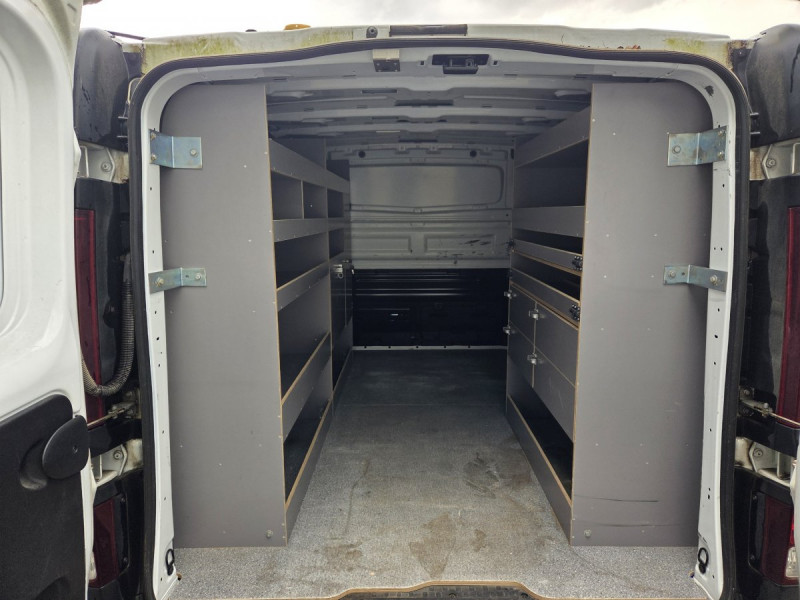Photo 6 de l'offre de Renault Trafic (3) 18325 euros HT FG GCF L1H1 1000 Energy dCi 145 EDC à 21990€ chez Carlyss automobiles Vitré