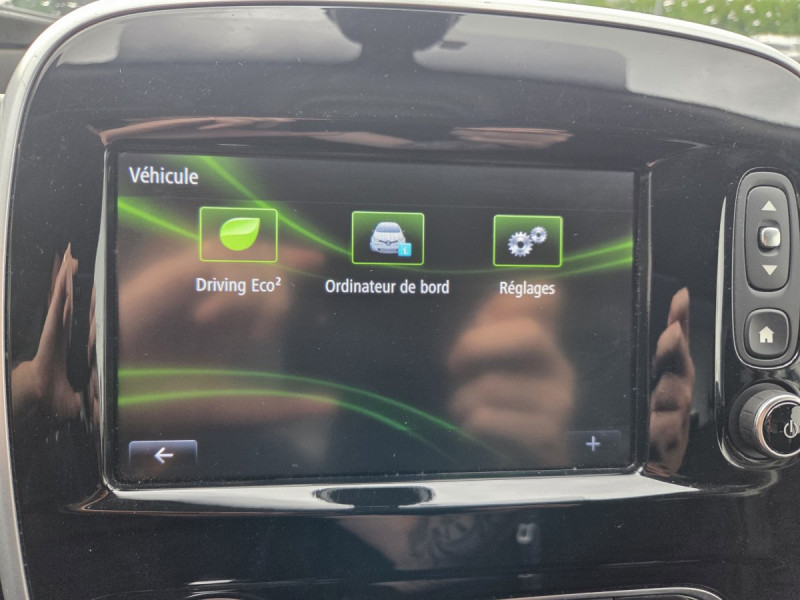 Photo 15 de l'offre de Renault Trafic (3) 18325 euros HT FG GCF L1H1 1000 Energy dCi 145 EDC à 21990€ chez Carlyss automobiles Vitré