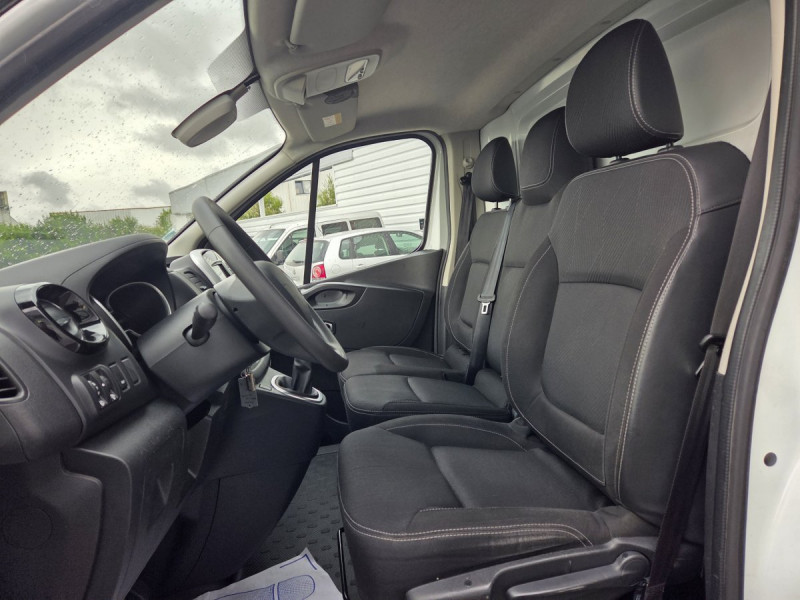 Photo 8 de l'offre de Renault Trafic (3) 18325 euros HT FG GCF L1H1 1000 Energy dCi 145 EDC à 21990€ chez Carlyss automobiles Vitré