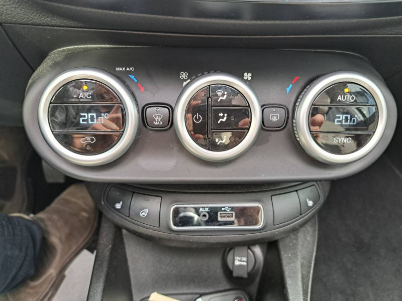Photo 18 de l'offre de FIAT 500X 1.4 MultiAir 140ch Lounge 4x2 à 12490€ chez Carlyss automobiles Vitré