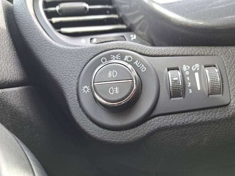 Photo 23 de l'offre de FIAT 500X 1.4 MultiAir 140ch Lounge 4x2 à 12490€ chez Carlyss automobiles Vitré
