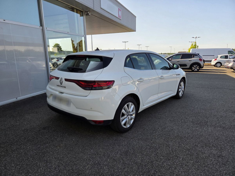 Photo 4 de l'offre de Renault Mégane Berline (4) Business Blue dCi 115 à 12490€ chez Carlyss automobiles Vitré