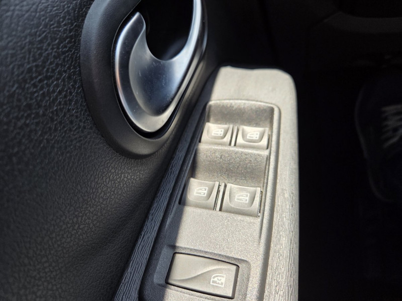 Photo 18 de l'offre de Dacia Lodgy 7 Places Stepway Blue dCi 115 E6U à 14990€ chez Carlyss automobiles Vitré