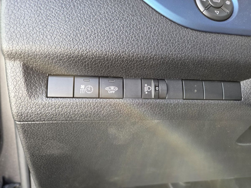 Photo 25 de l'offre de PEUGEOT Traveller BlueHDi 180 S&S EAT8 LONG ALLURE à 27990€ chez Carlyss automobiles Vitré