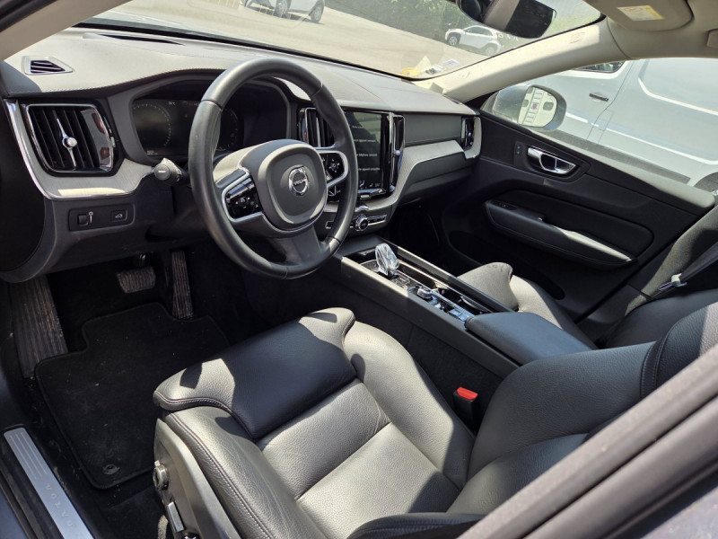 Photo 9 de l'offre de Volvo XC60 (2) B5 AWD 235 Geartro 8 Inscrip Luxe à 34490€ chez Carlyss automobiles Vitré