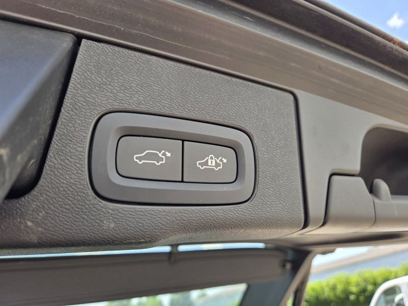Photo 7 de l'offre de Volvo XC60 (2) B5 AWD 235 Geartro 8 Inscrip Luxe à 34490€ chez Carlyss automobiles Vitré