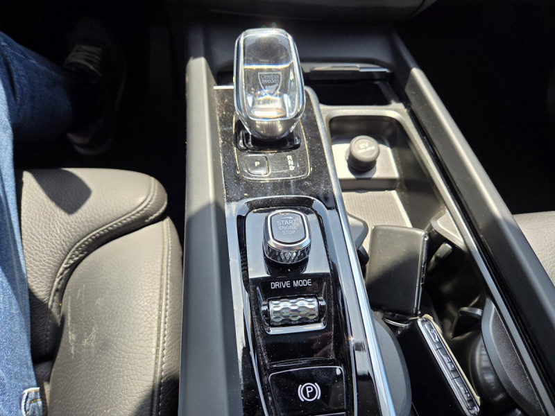 Photo 32 de l'offre de Volvo XC60 (2) B5 AWD 235 Geartro 8 Inscrip Luxe à 34490€ chez Carlyss automobiles Vitré