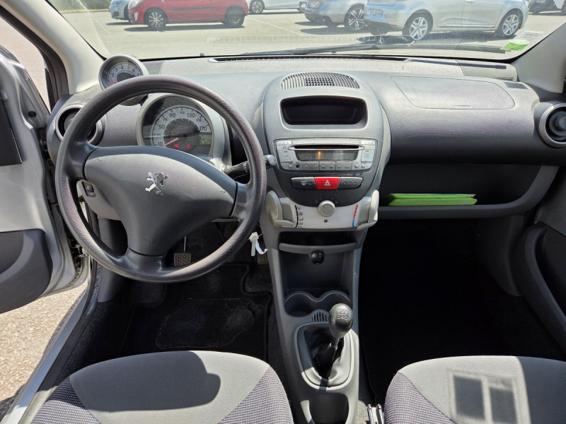 Photo 8 de l'offre de PEUGEOT 107 1.0 12V TRENDY BLUE LION à 4490€ chez Carlyss automobiles Vitré