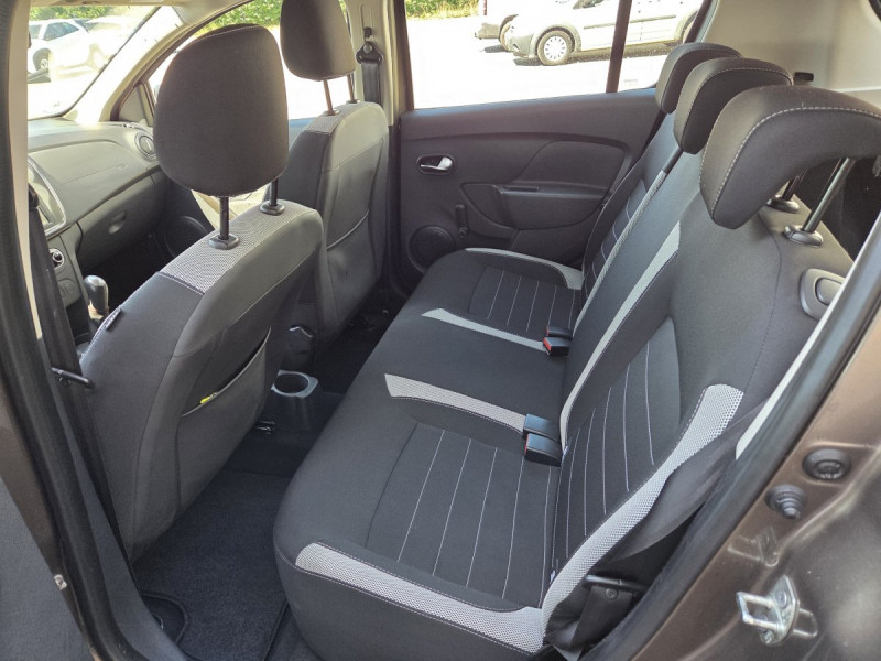 Photo 8 de l'offre de Dacia Sandero (2) Stepway Navy TCe 90 à 11490€ chez Carlyss automobiles Vitré