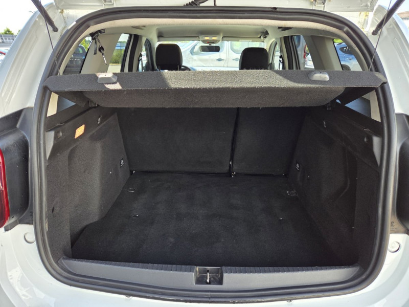 Photo 19 de l'offre de DACIA Duster (2) Prestige TCe 130 FAP 4x2 à 13490€ chez Carlyss automobiles Vitré
