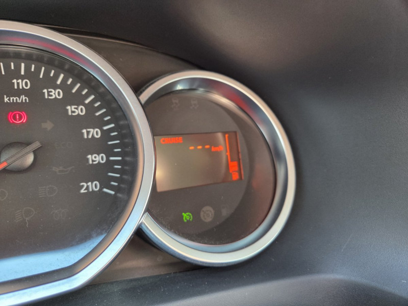 Photo 12 de l'offre de Dacia Sandero (2) Stepway Navy TCe 90 à 11490€ chez Carlyss automobiles Vitré