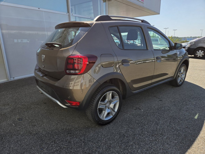 Photo 5 de l'offre de Dacia Sandero (2) Stepway Navy TCe 90 à 11490€ chez Carlyss automobiles Vitré