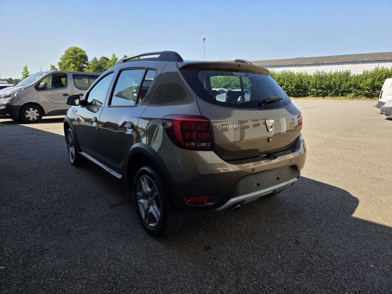 Photo 4 de l'offre de Dacia Sandero (2) Stepway Navy TCe 90 à 11490€ chez Carlyss automobiles Vitré