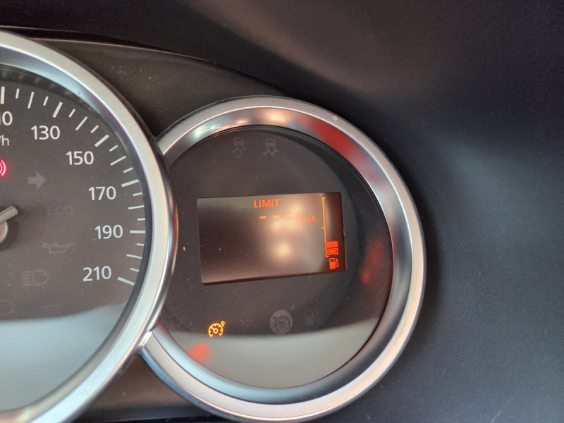 Photo 14 de l'offre de Dacia Sandero (2) Stepway Navy TCe 90 à 11490€ chez Carlyss automobiles Vitré