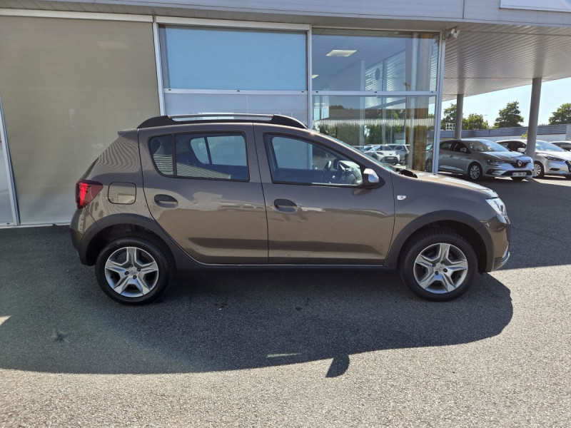Photo 3 de l'offre de Dacia Sandero (2) Stepway Navy TCe 90 à 11490€ chez Carlyss automobiles Vitré