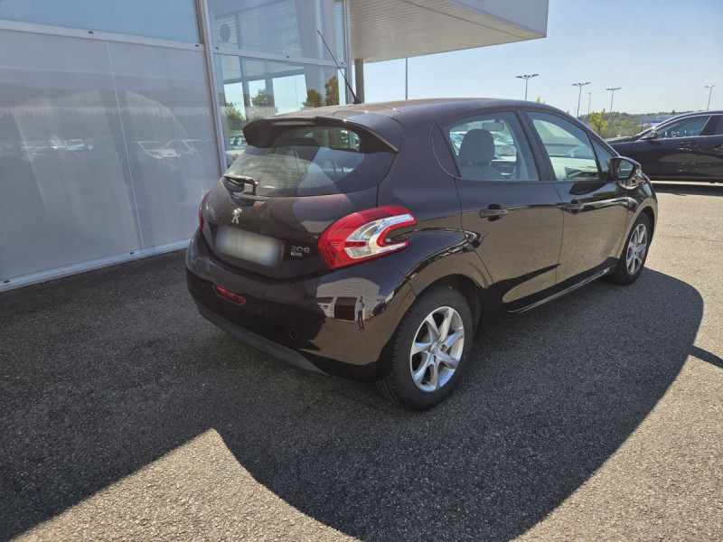 Photo 2 de l'offre de PEUGEOT 208 1.4 E-HDI 68 BMP5 Blue Lion Active à 7990€ chez Carlyss automobiles Vitré