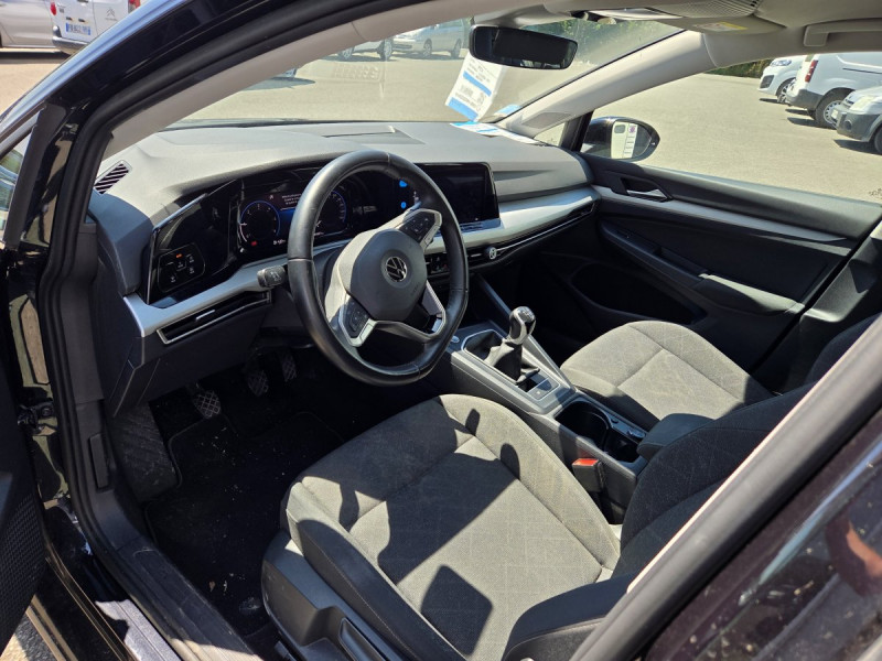 Photo 8 de l'offre de Volkswagen Golf (8) 2.0 TDI SCR 115 BVM6 Life Busi à 18990€ chez Carlyss automobiles Vitré