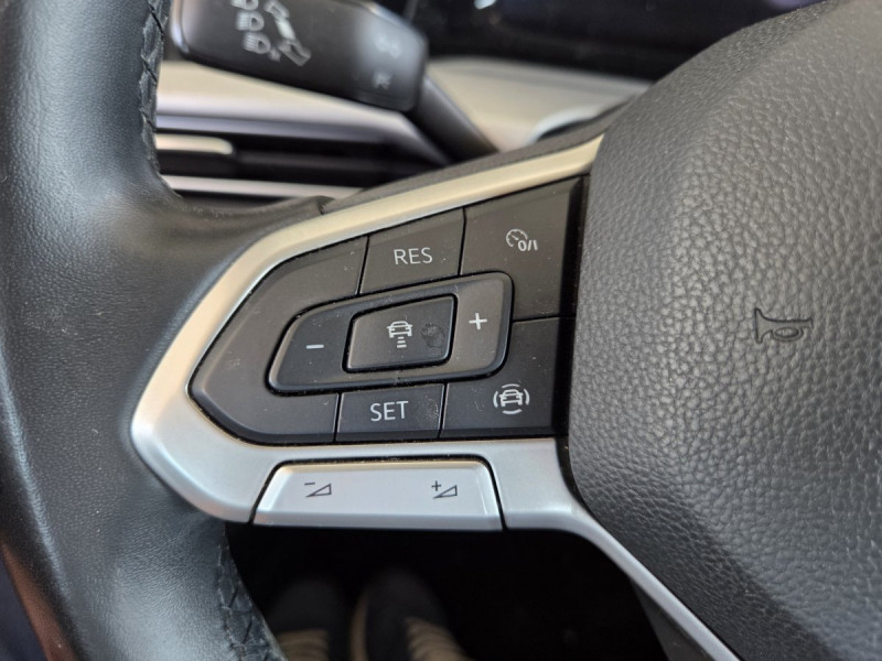 Photo 18 de l'offre de Volkswagen Golf (8) 2.0 TDI SCR 115 BVM6 Life Busi à 18990€ chez Carlyss automobiles Vitré
