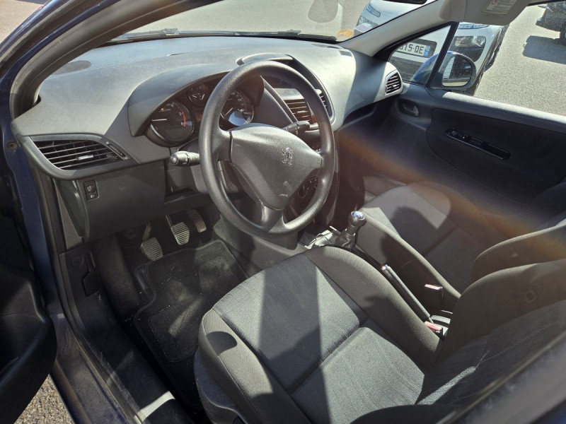 Photo 7 de l'offre de PEUGEOT 207 TRENDY 1.4 HDI 70 BLUE LION à 4790€ chez Carlyss automobiles Vitré