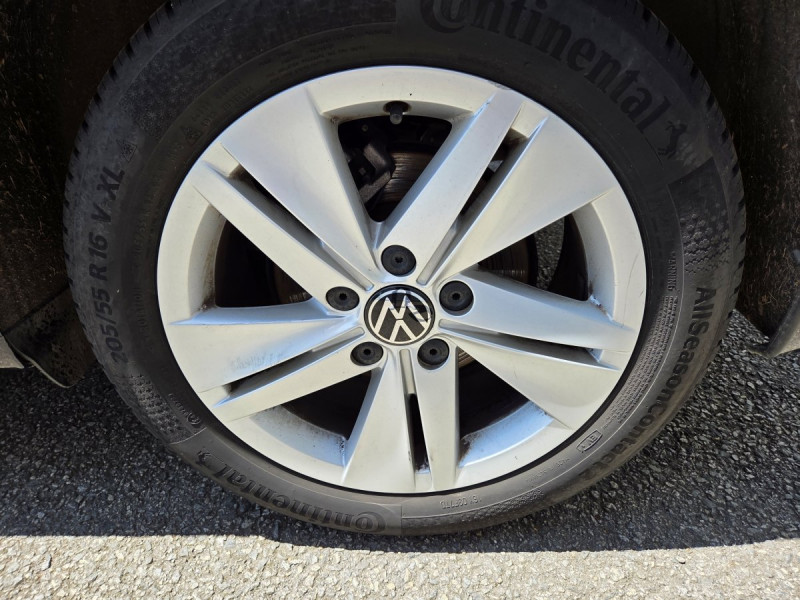Photo 6 de l'offre de Volkswagen Golf (8) 2.0 TDI SCR 115 BVM6 Life Busi à 18990€ chez Carlyss automobiles Vitré