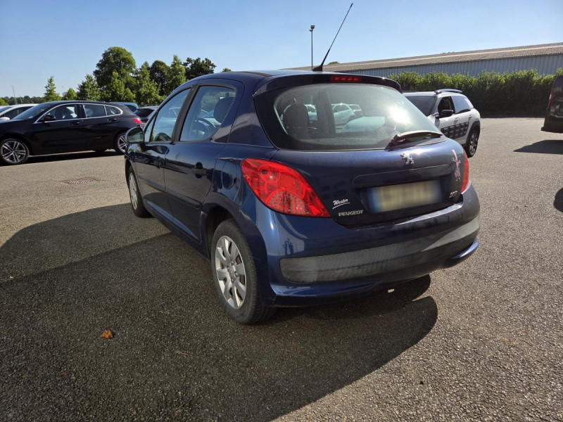 Photo 3 de l'offre de PEUGEOT 207 TRENDY 1.4 HDI 70 BLUE LION à 4790€ chez Carlyss automobiles Vitré