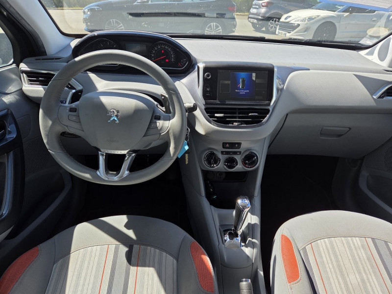 Photo 9 de l'offre de PEUGEOT 208 1.4 E-HDI 68 BMP5 Blue Lion Active à 7990€ chez Carlyss automobiles Vitré