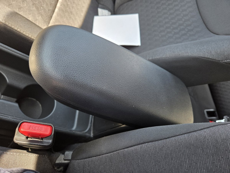Photo 19 de l'offre de Toyota Yaris Hybride (4) Hybride 116h France Business à 17990€ chez Carlyss automobiles Vitré