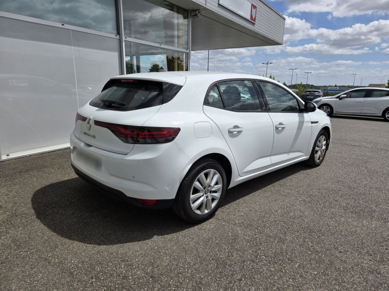 Photo 3 de l'offre de Renault Mégane Berline (4) Business TCe 115 FAP -21N à 12490€ chez Carlyss automobiles Vitré