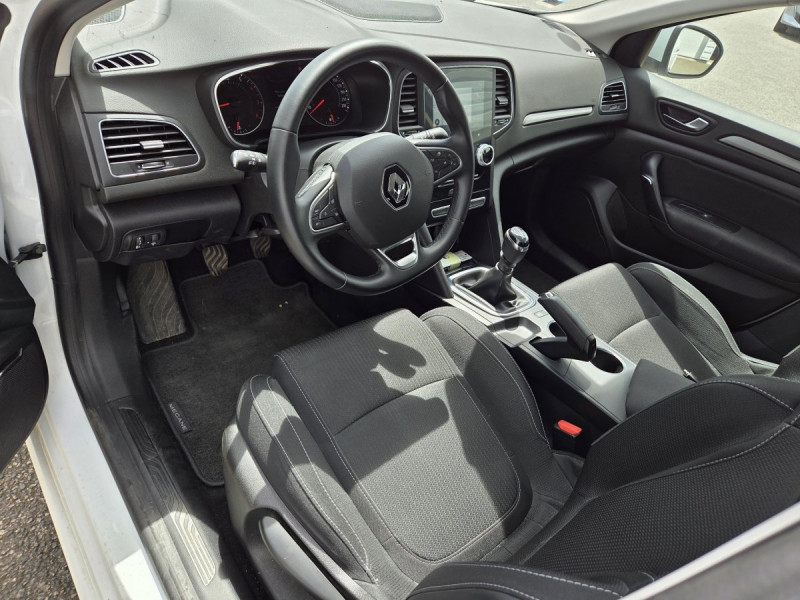 Photo 6 de l'offre de Renault Mégane Berline (4) Business TCe 115 FAP -21N à 12490€ chez Carlyss automobiles Vitré