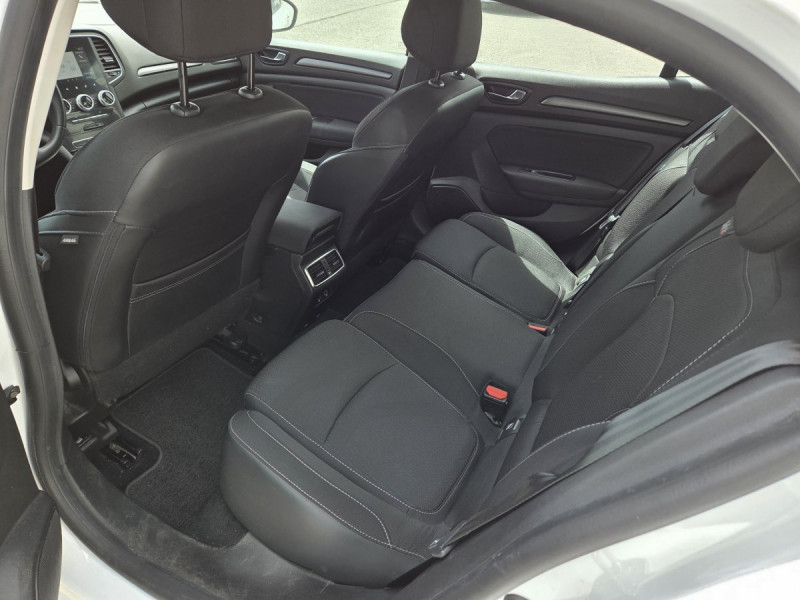Photo 8 de l'offre de Renault Mégane Berline (4) Business TCe 115 FAP -21N à 12490€ chez Carlyss automobiles Vitré