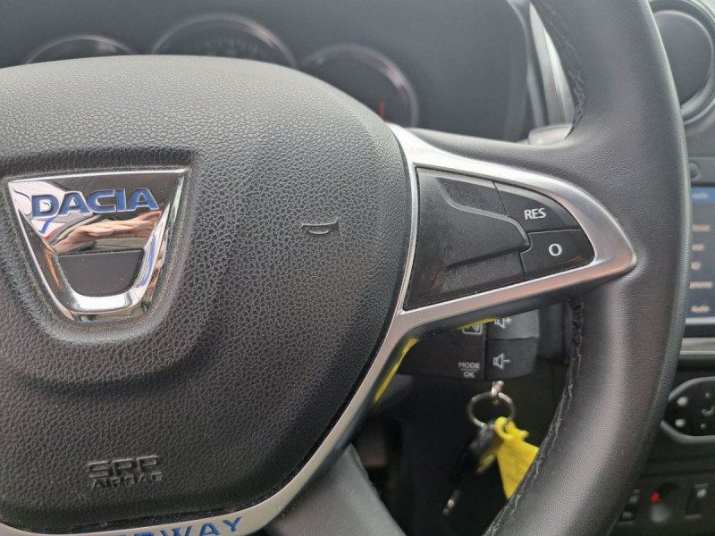 Photo 15 de l'offre de Dacia Sandero (2) Stepway Navy TCe 90 à 10990€ chez Carlyss automobiles Vitré