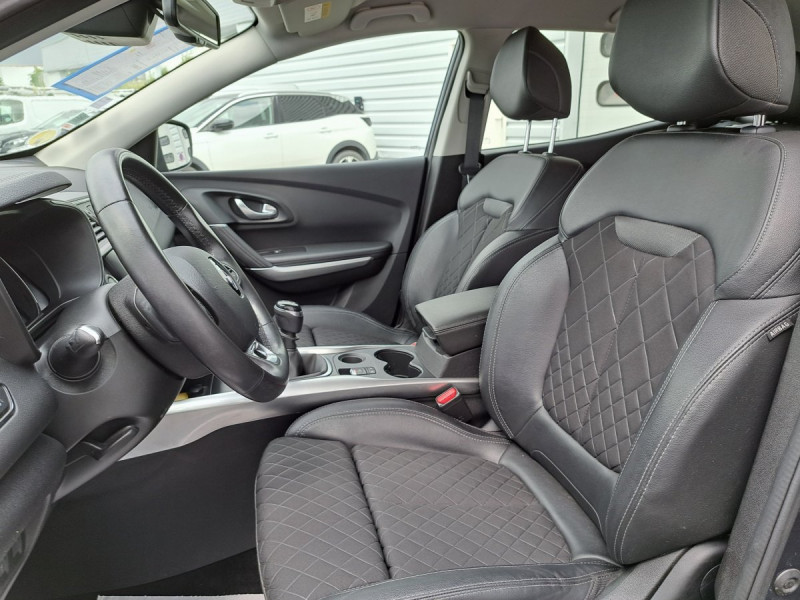 Photo 7 de l'offre de RENAULT Kadjar Intens Blue dCi 115 à 16990€ chez Carlyss automobiles Vitré