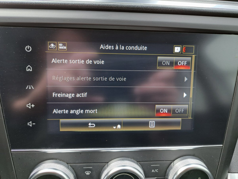 Photo 15 de l'offre de RENAULT Kadjar Intens Blue dCi 115 à 16990€ chez Carlyss automobiles Vitré
