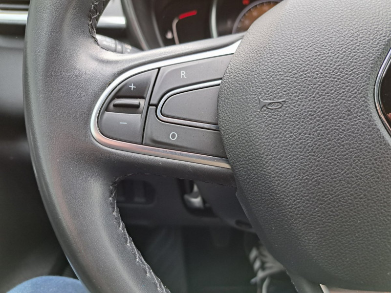 Photo 19 de l'offre de RENAULT Kadjar Intens Blue dCi 115 à 16990€ chez Carlyss automobiles Vitré