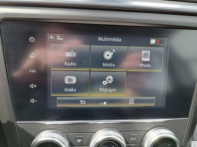 Photo 12 de l'offre de RENAULT Kadjar Intens Blue dCi 115 à 16990€ chez Carlyss automobiles Vitré