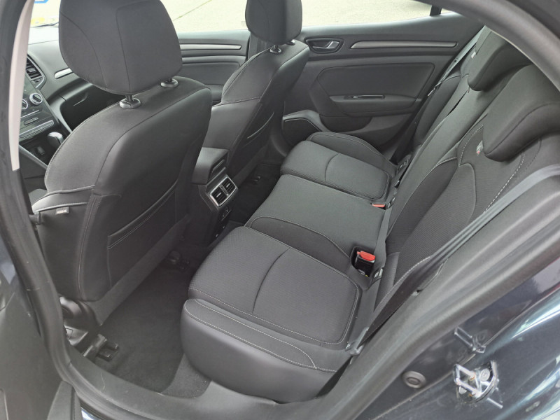 Photo 7 de l'offre de Renault Mégane Berline (4) Business Blue dCi 115 EDC -21N à 16490€ chez Carlyss automobiles Vitré