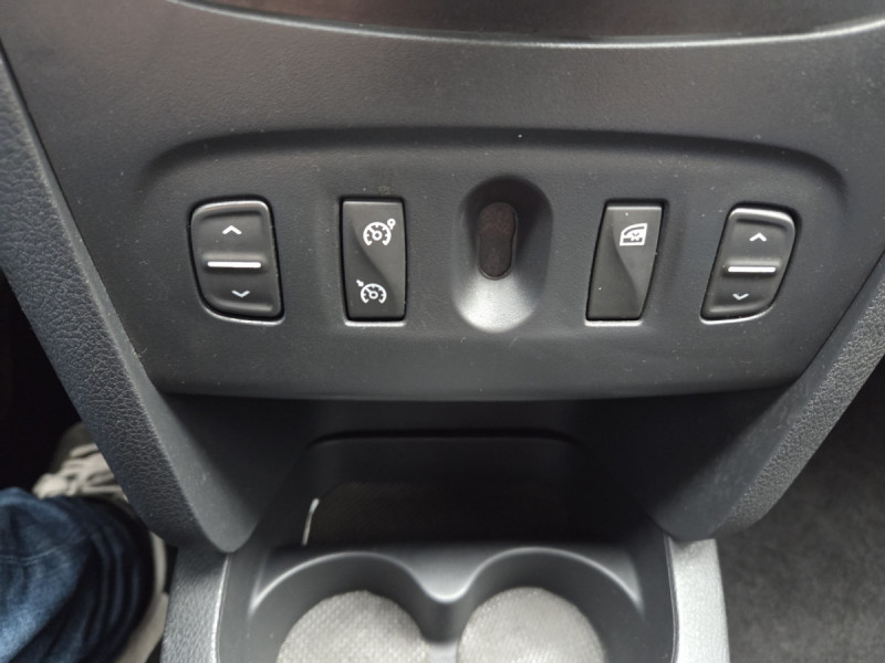 Photo 15 de l'offre de Dacia Logan MCV (2) Prestige TCe 90 eco² à 8490€ chez Carlyss automobiles Vitré