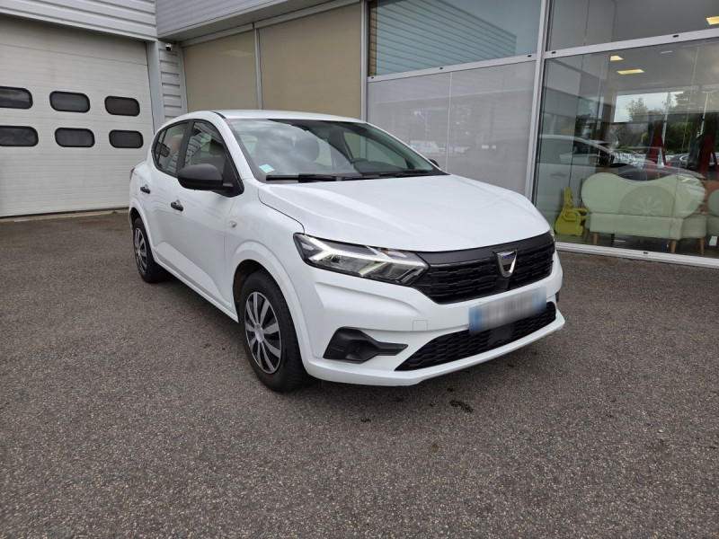 Photo 1 de l'offre de Dacia Sandero (3) Essentiel SCe 65 -22 à 9490€ chez Carlyss automobiles Vitré