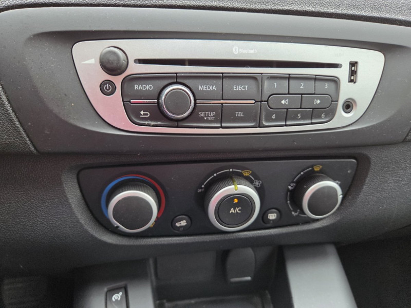 Photo 10 de l'offre de RENAULT Scénic (3) Pépite Energy dCi 95 E6 à 9490€ chez Carlyss automobiles Vitré