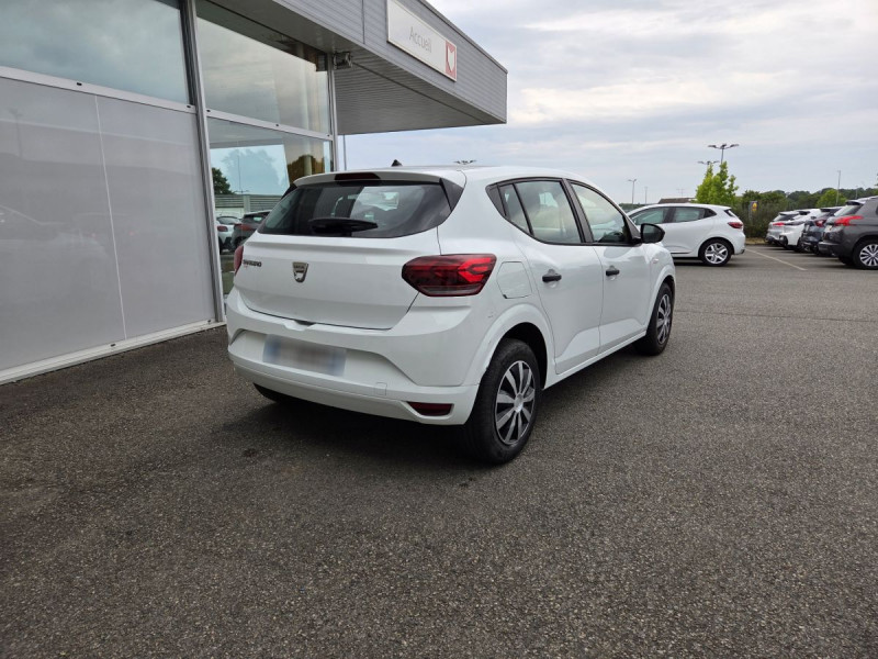 Photo 4 de l'offre de Dacia Sandero (3) Essentiel SCe 65 -22 à 9490€ chez Carlyss automobiles Vitré