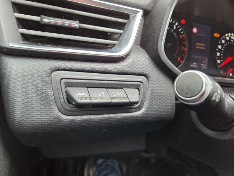 Photo 17 de l'offre de RENAULT Clio (5) Business TCe 100 à 10990€ chez Carlyss automobiles Vitré