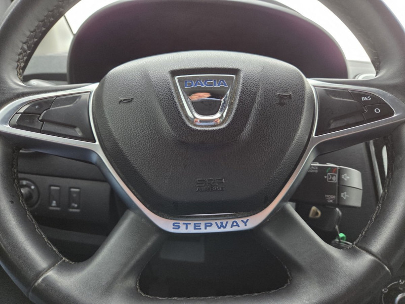 Photo 15 de l'offre de Dacia Lodgy 7 Places Stepway Blue dCi 95 à 12990€ chez Carlyss automobiles Vitré