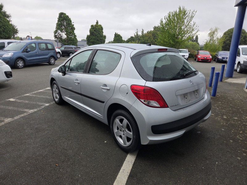 Photo 3 de l'offre de PEUGEOT 207 ACTIVE 1.4 E à 6290€ chez Carlyss automobiles Vitré