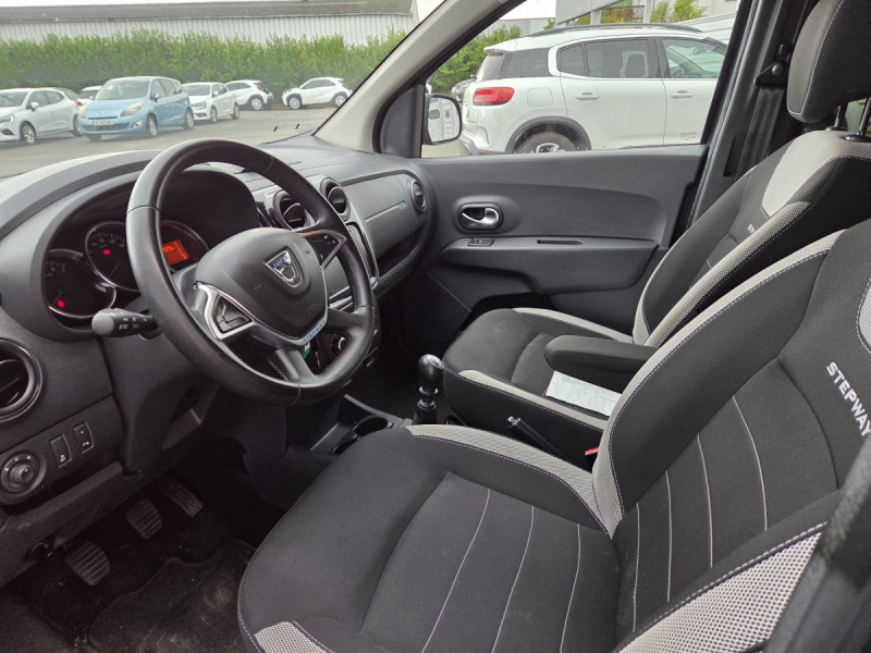Photo 5 de l'offre de Dacia Lodgy 7 Places Stepway Blue dCi 95 à 12990€ chez Carlyss automobiles Vitré