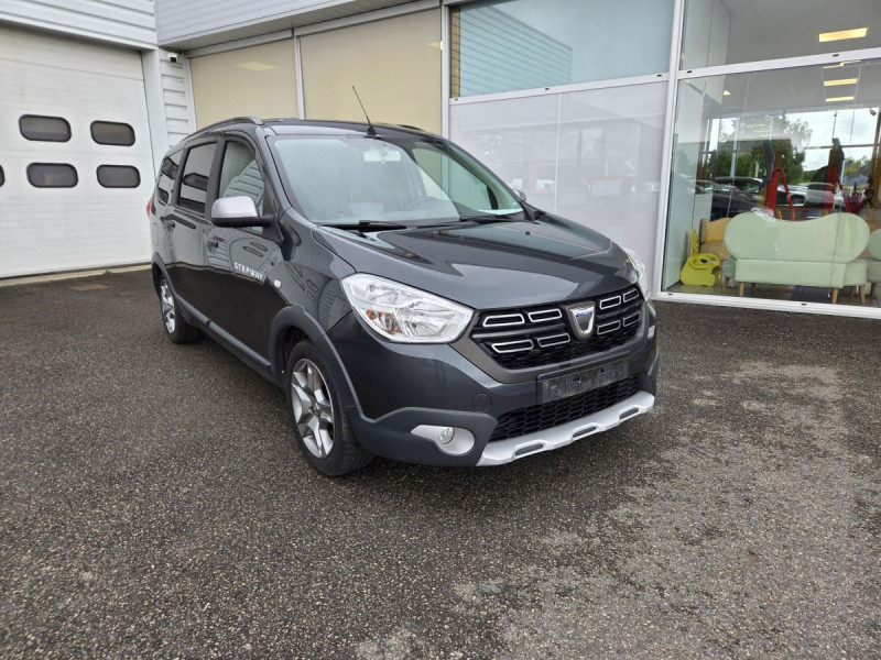 Photo 1 de l'offre de Dacia Lodgy 7 Places Stepway Blue dCi 95 à 12990€ chez Carlyss automobiles Vitré